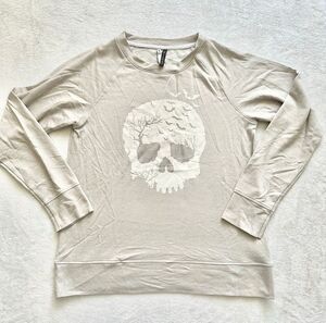 JACLYN INTIMATES gray and white Halloween skull crewneck sweatshirt size small